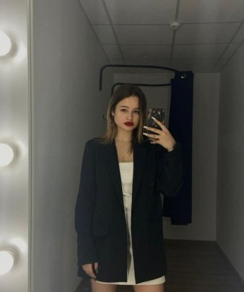 Я дарю тебе незабываемые моменты наслаждения и удовольствия. 🌟 Мои услуги включают классический и эротический массаж, оральный и классический секс, эксперименты, игры и фантазии. Мои возможности безграничны, и я всегда открыта для новых приключений. Живу в Москве, где встречи с клиентами будут комфортными и конфиденциальными. ⭐️ У меня положительные отзывы от довольных клиентов, которые подтверждают мою профессиональность и индивидуальный подход к каждому. Уверена, что ты останешься доволен и захочешь вернуться ко мне снова. Давай создадим незабываемую атмосферу страсти и наслаждения! 💋 Фото в моем профиле только подогревают интерес, жду твоего звонка! Зара